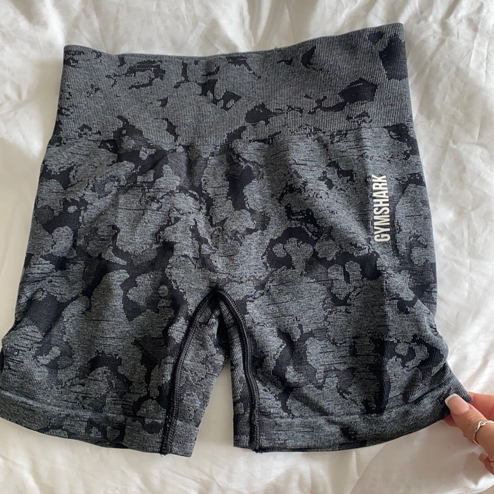 Gymshark bicker shorts camo